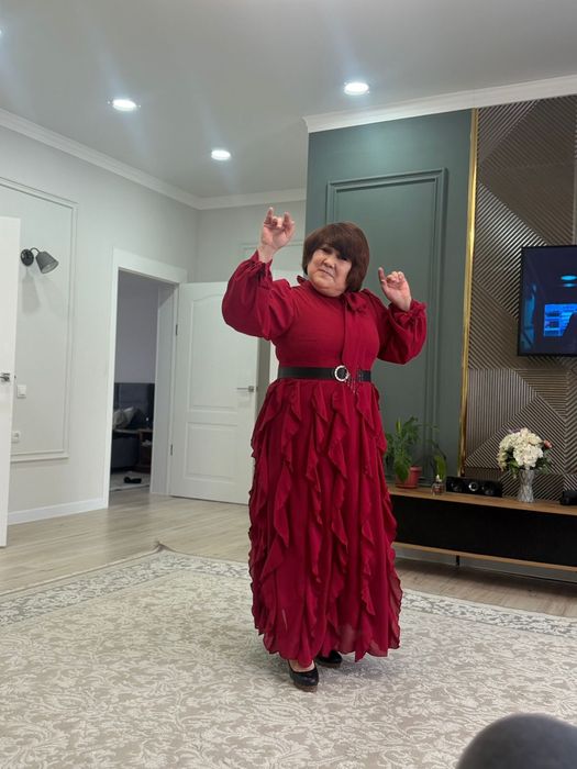 Продам платье праздничный