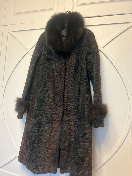 Продам каракулевую шубу