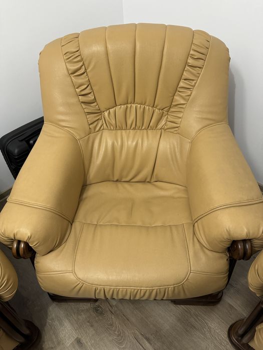 Canapea +2 fotolii lemn masiv nuc si piele naturala