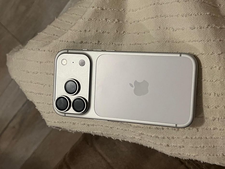 Vând iphone 17 pro