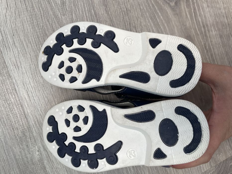 Продам новые сандали