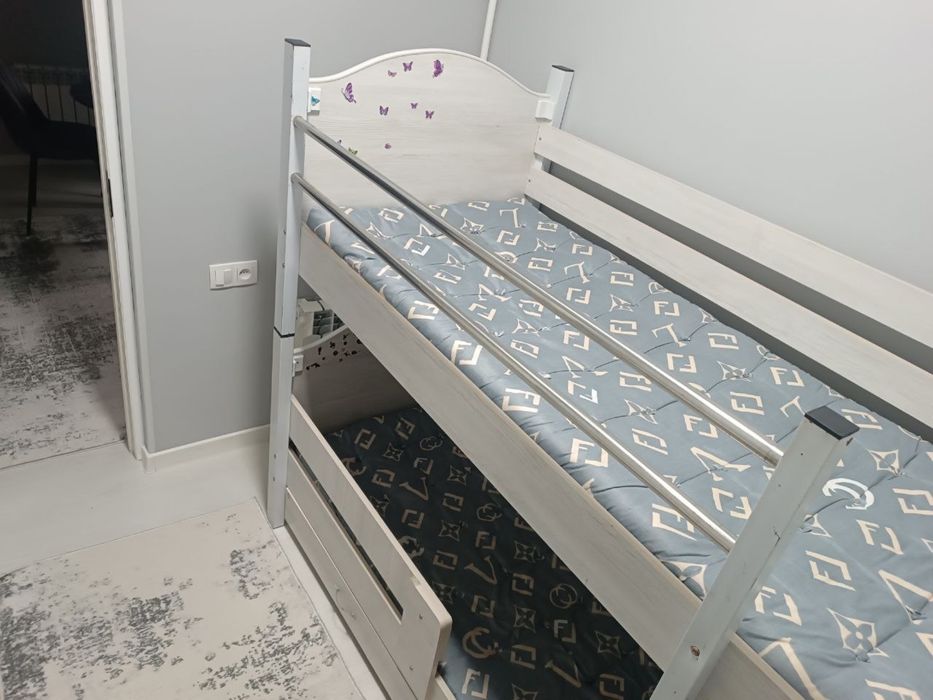 Продается 2-х этажная кровать