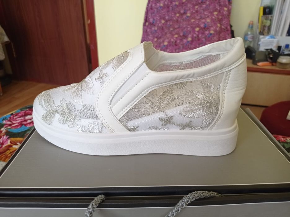 Обувь женская белая для лета