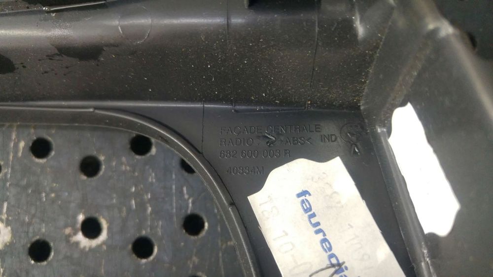 Rama consola centrala renault megane 3 682600003r