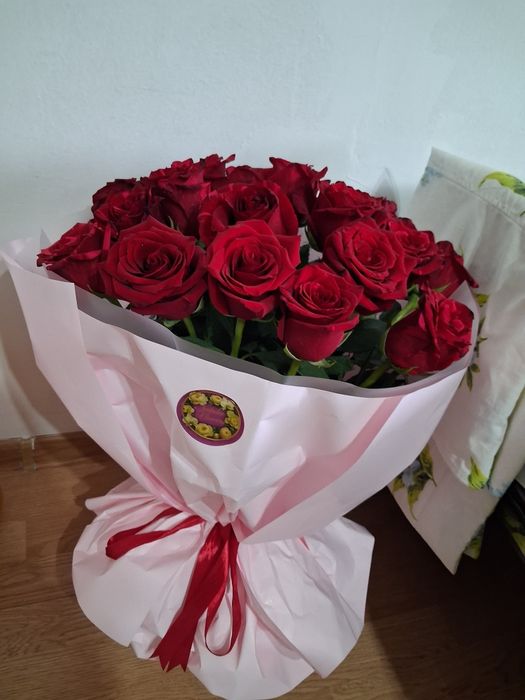 Цветы красные розы