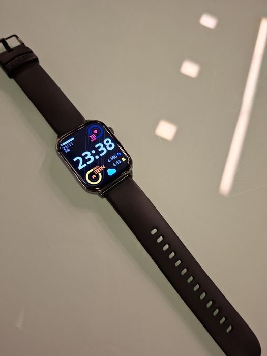 Продам Смарт Часы Новые с зарядкой