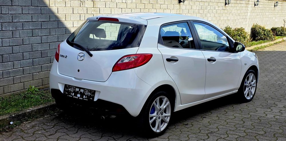 Mazda 2 Euro 5   1.3 benzina  2012