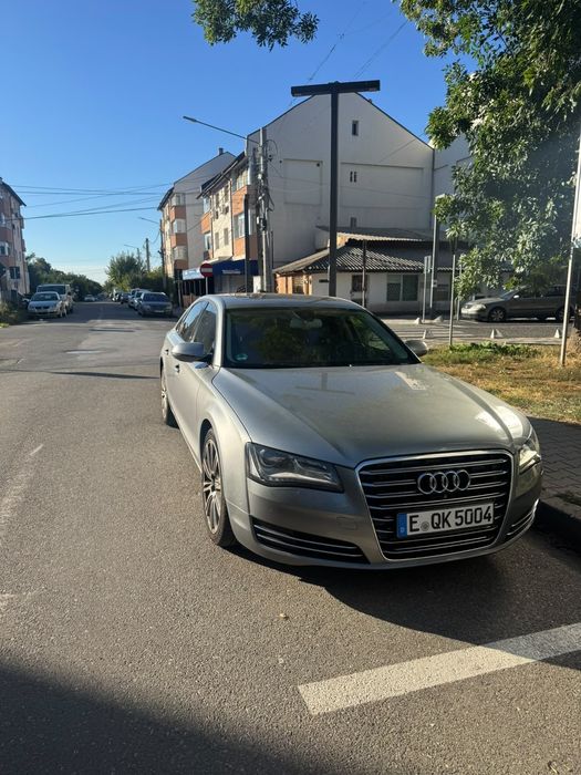 Audi A8 an 2012.