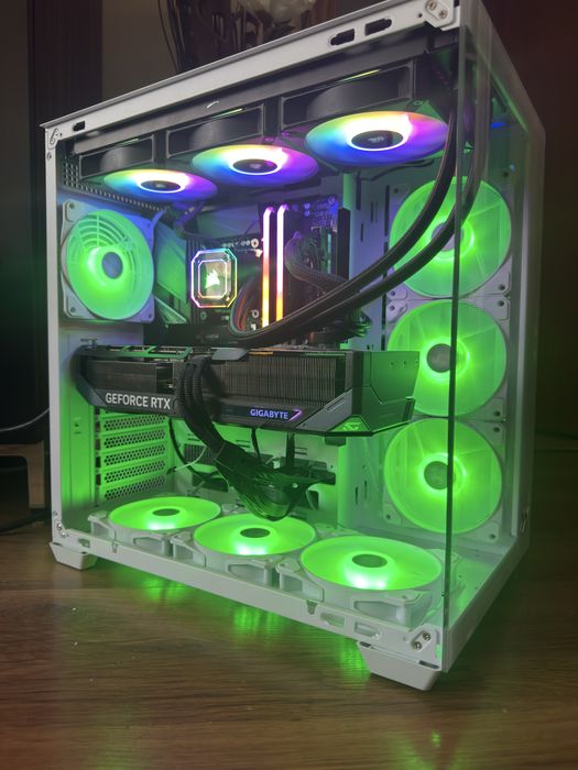 Геймърски компютър/ I9 11900K/Водно/64GB/RTX 5080/2TB SSD