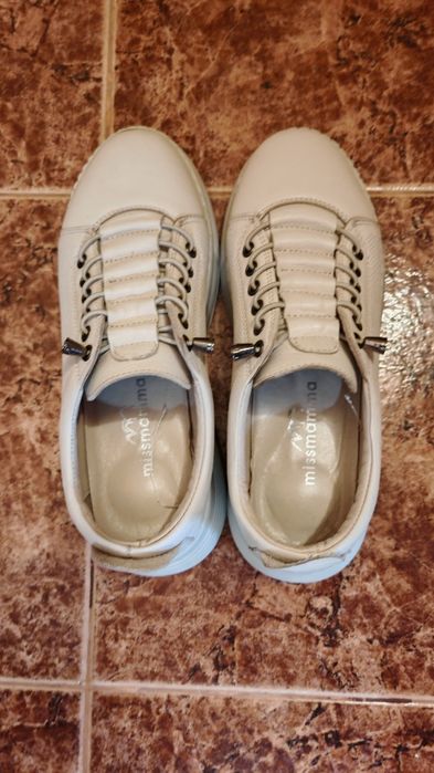 Здравейте, продавам обувки