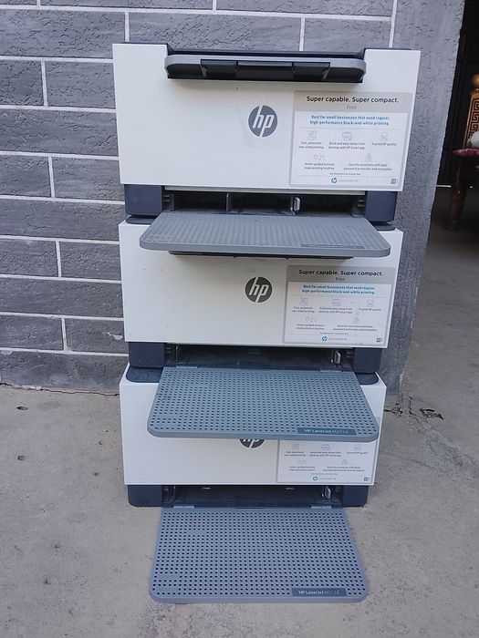Hp LaserJet M 211d 3 tasiga 60 dollarga