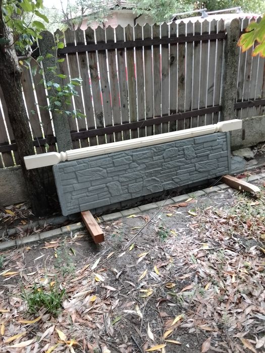 Vând balustri din lemn