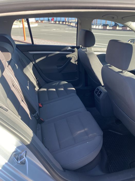 Vând Volkswagen Golf 5