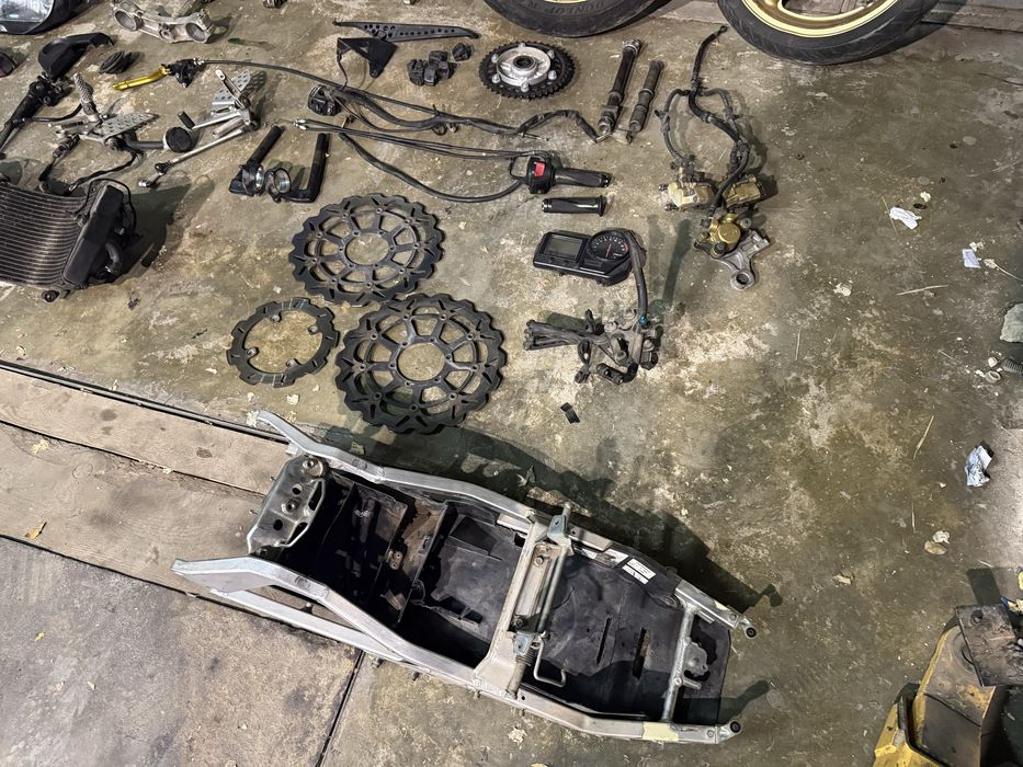 Honda cbr 929 на части