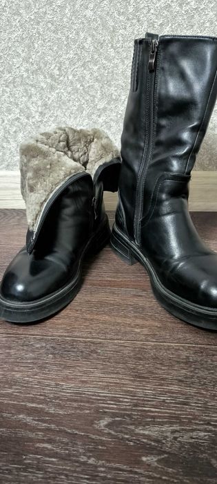 Продам зимние сапоги