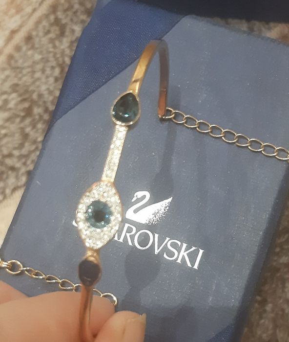 Гривна на свъровски