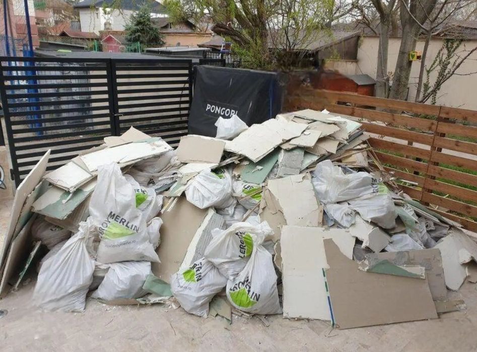 Debarasăm apartamente mansarde locuințe la curte + moloz