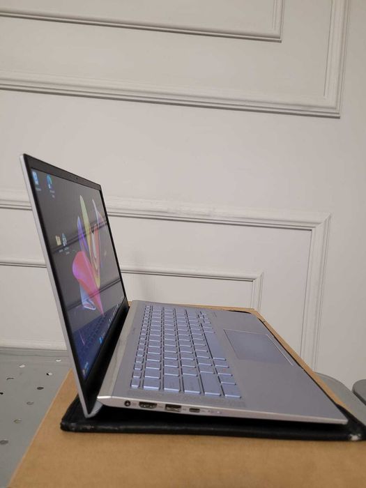asus zenbook UM431D notebook pc