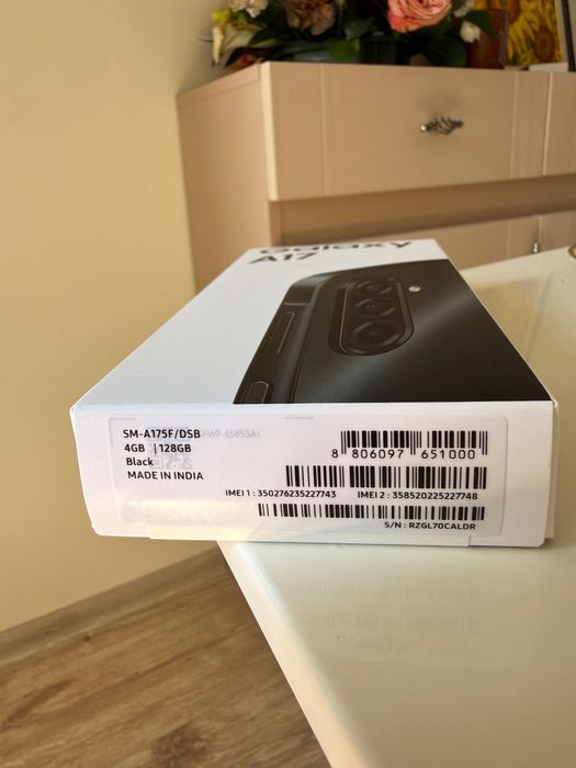 НОВ телефон Samsung Galaxy A17