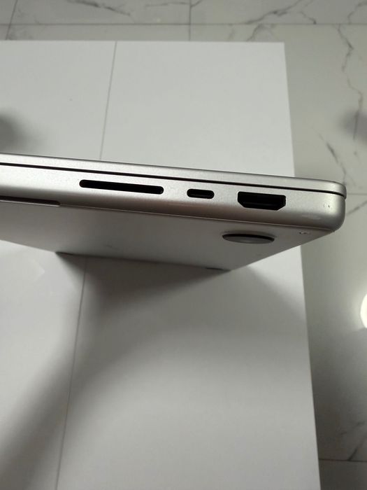 Продавам MacBook Pro M1 Pro 14’