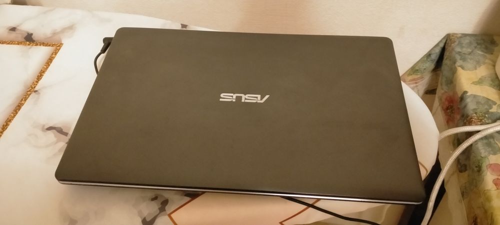 Продам ноутбук Asus.