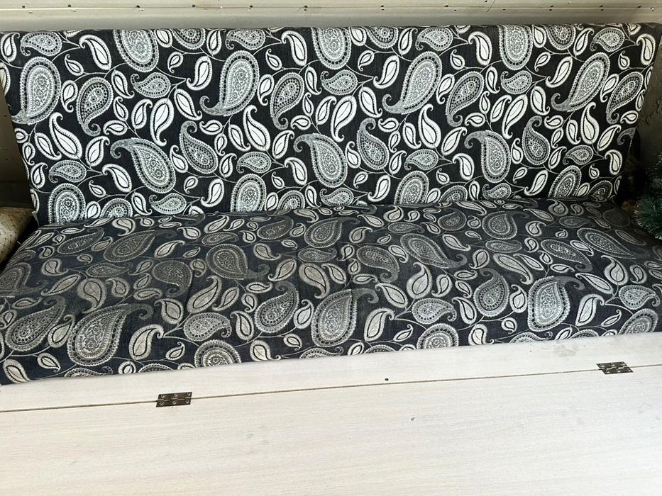 Кухонный диван для кухни