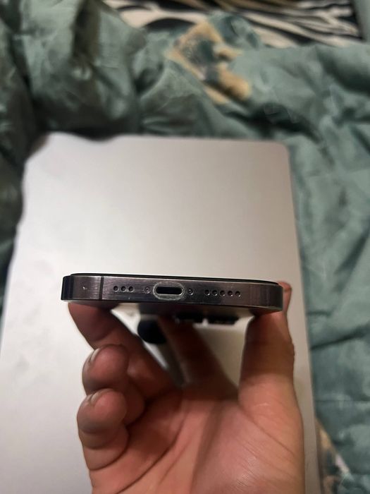 IPhone 14 Pro purple