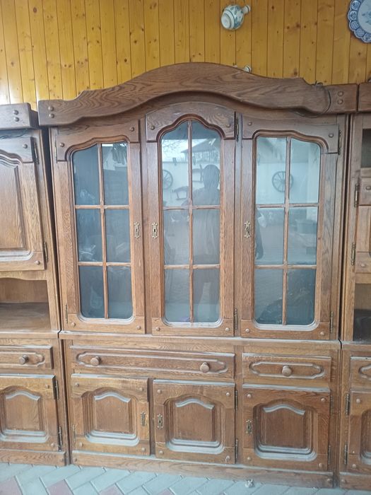 Mobila veche de stejar