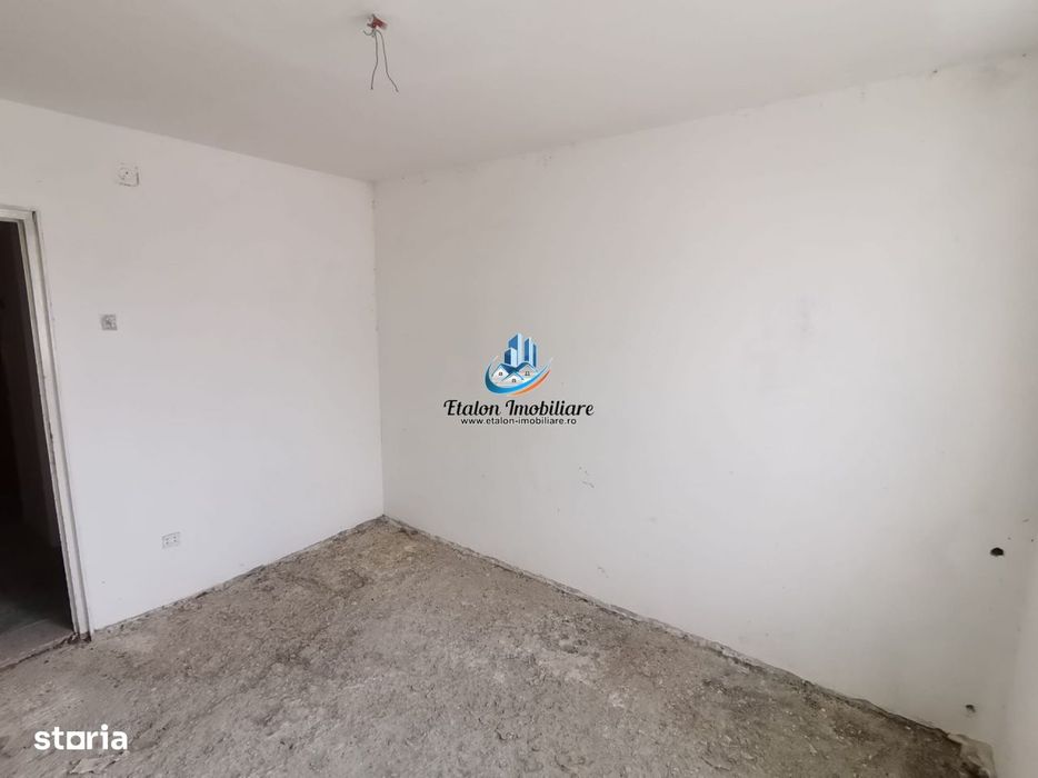 Apartament 3 camere semidecomandat, etaj 3/ LIFT/ Orion Darmanesti