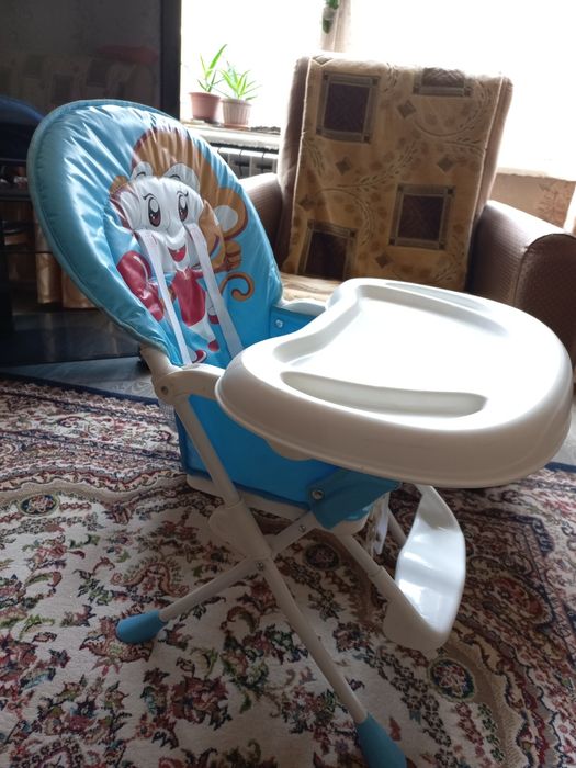 Детский столик для кормления