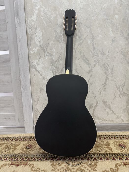 Продам гитару 35 000