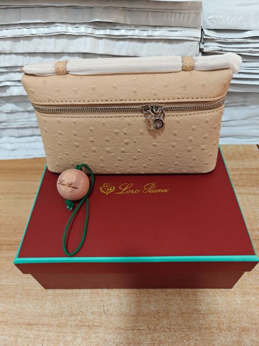 Чанти Loro Piana щраусова кожа