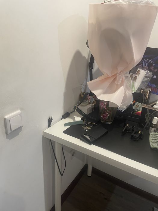 Продам письменный стол и стул