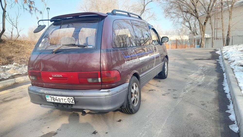 Продам тойота люсида 2.2 дизель