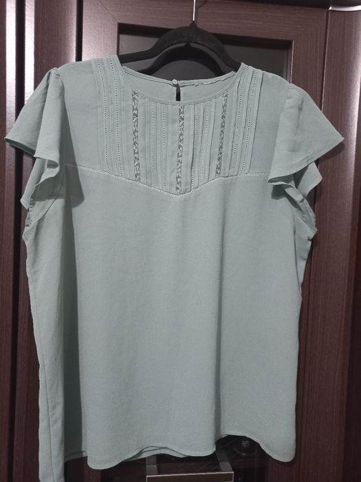 Bluza de la Orsay,cu broderie, perfectă pentru birou,  elegantă.