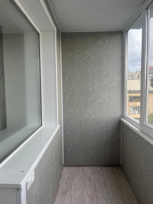 Срочно сдам 3-х комнатную в центре.