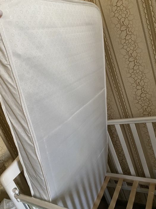 Продам детский манеж 35000 тг