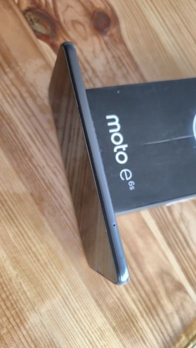 Motorola Moto E6s (32GB / 2GB RAM) – Пълен комплект