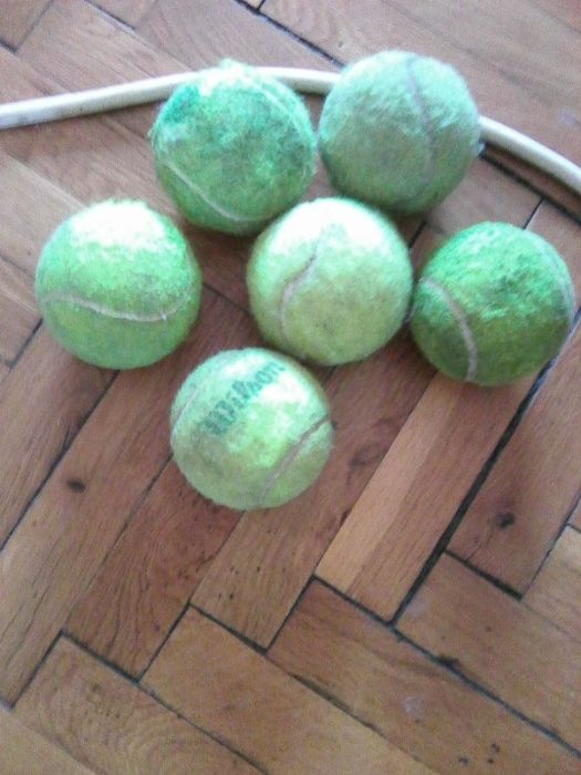 Продавам топки за тенис на корт