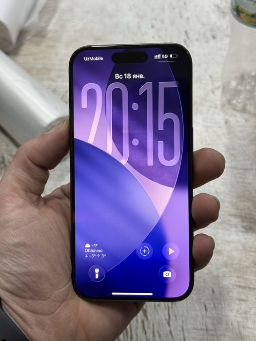 Iphone 15 pro black titan