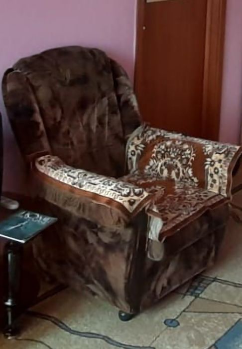 Мягкой уголок отдам даром