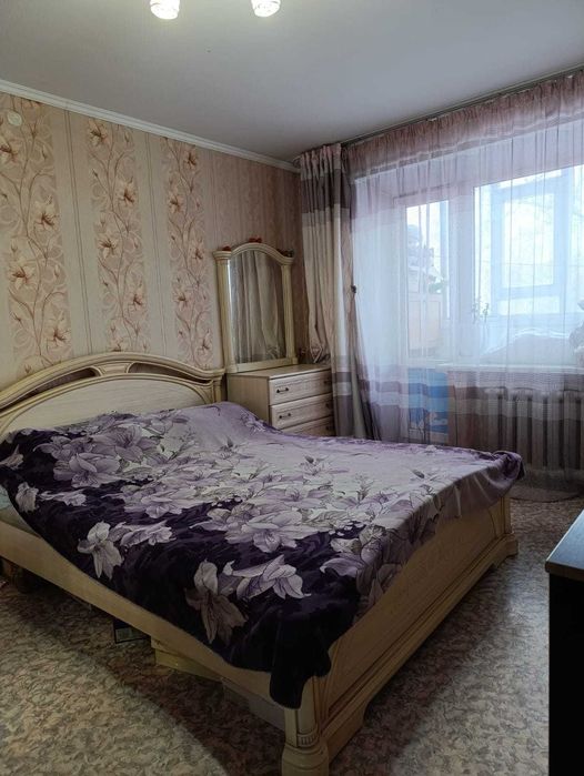 Продается  3 комн кв Габдуллина. 64 в центре