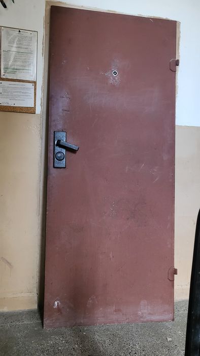 Бронирана Врата за Панелка