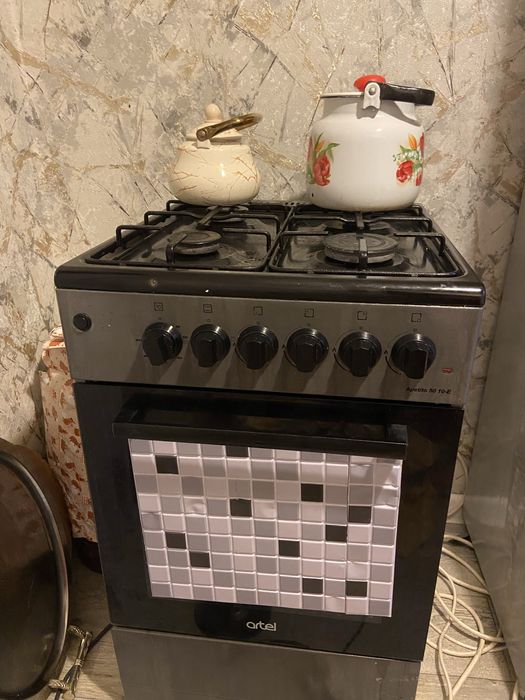 Газ плита в хорошем состояние,духовка электрическая куплено 2года наза