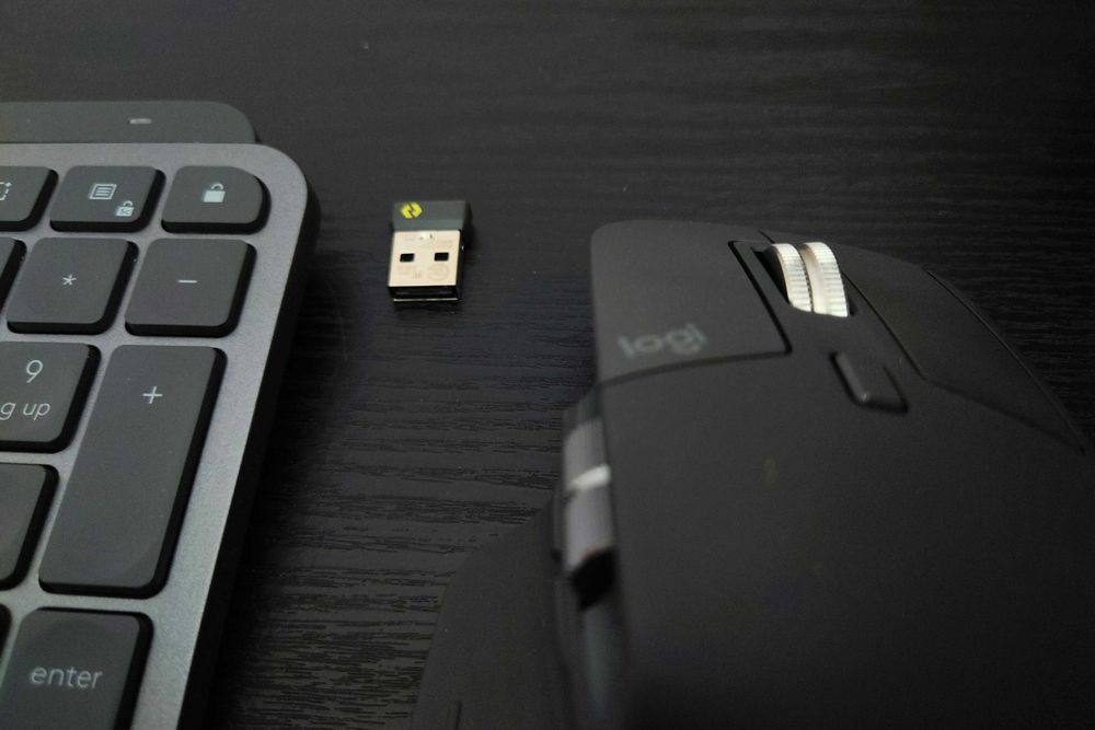 Комплект клавиатура, мишка и подложка Logitech MX Keys S + MX Master 3S Combo