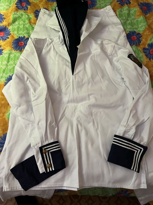 Бяла парадна униформа ВМС