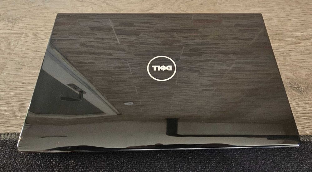 Лаптоп Dell Studio 1555 за части