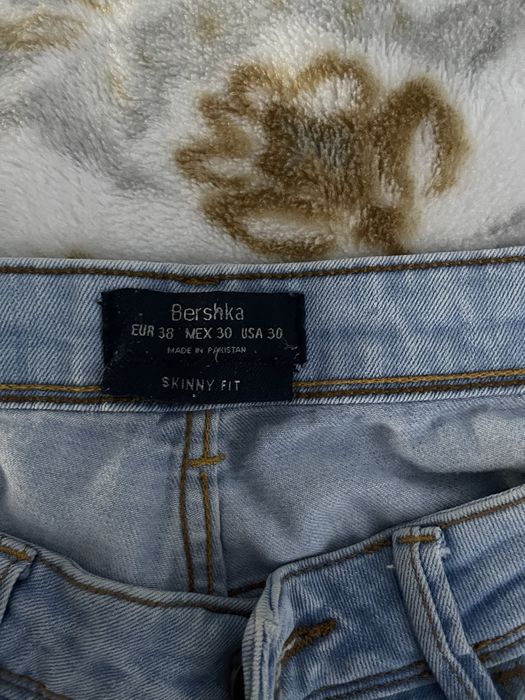 Blugi bershka.