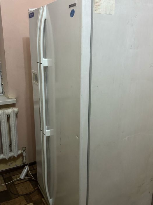 Холодильник SAMSUNG