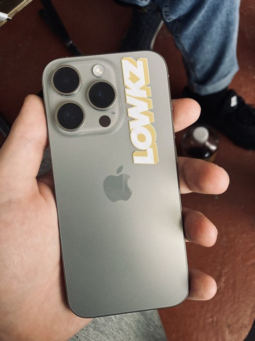 Продам айфон 15 про